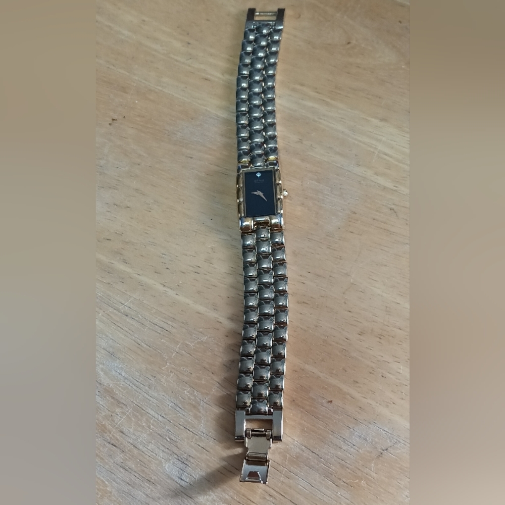 Seiko Ladies Black dial, 2 hand movement gold case and bracelet w/diamond at 12 - Picture 8 of 10